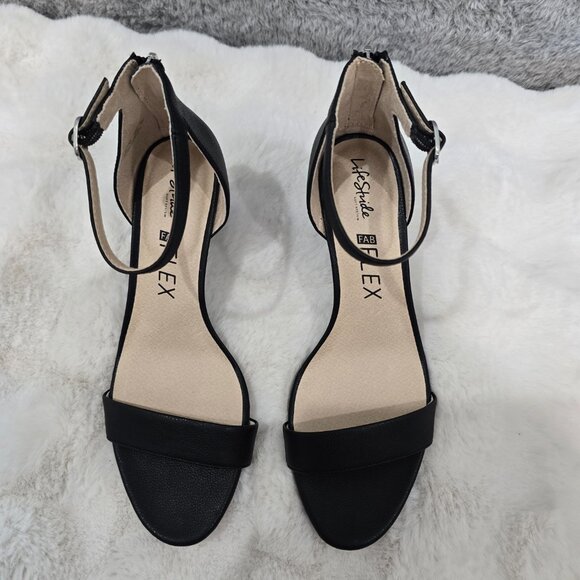 Life Stride Fab Flex Florence Ankle Strap Pumps Black Straps Size 11 W Wide NEW - Picture 6 of 8